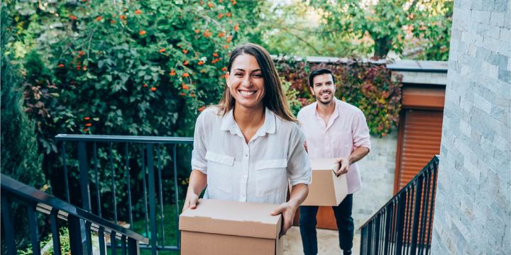 couple-moving-in.jpg