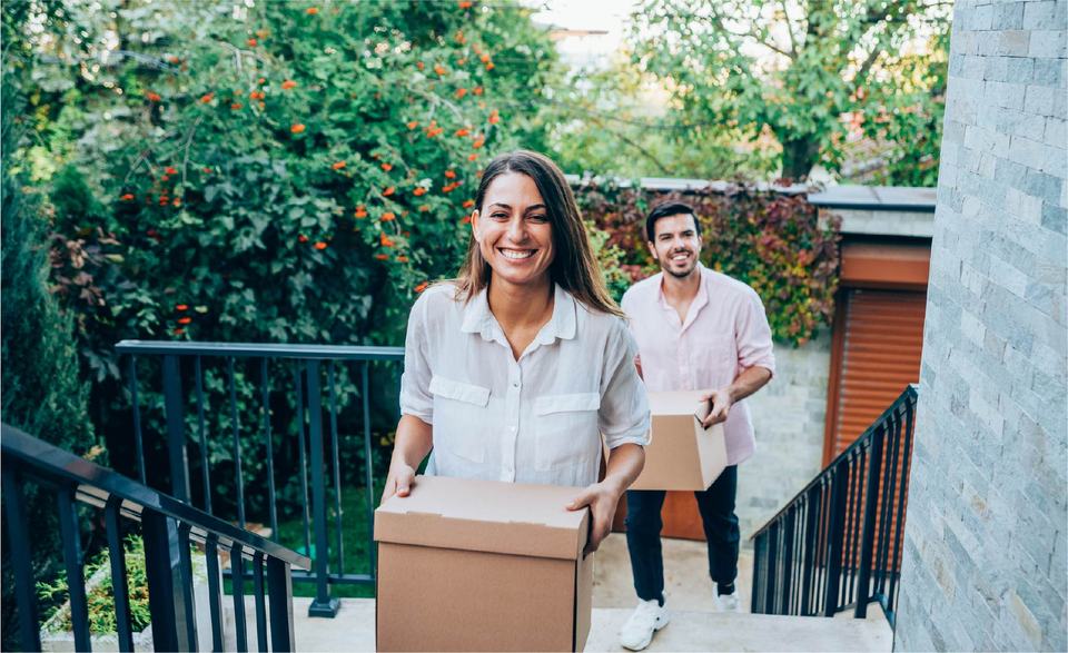 couple-moving-in.jpg