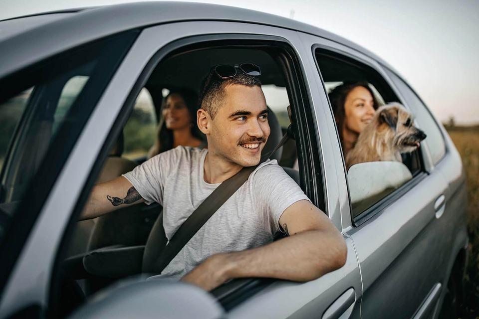 friends-driving-in-car