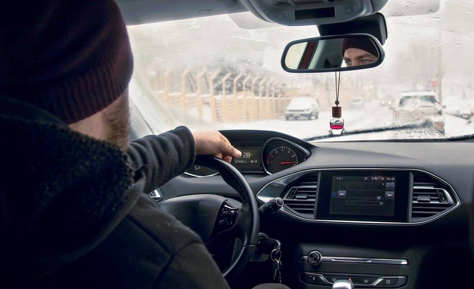 how to safely drive in snow hero