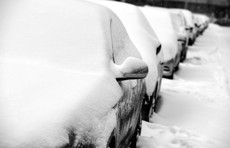 snow-covered-cars