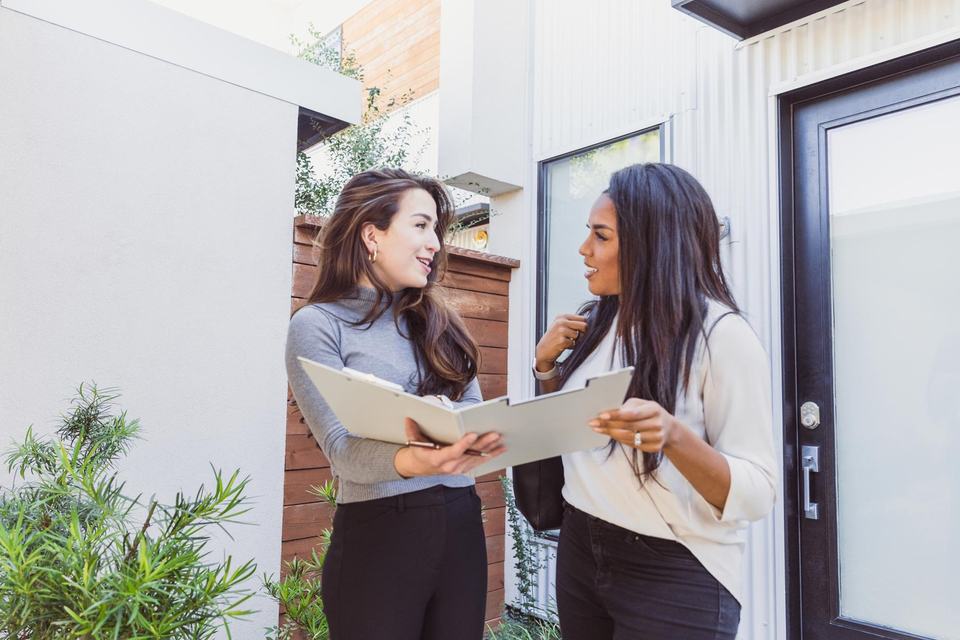women-in-real-estate.jpg